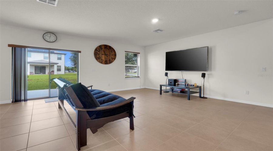 Kissimmee, Florida 34744, 4 Bedroom Bedrooms, ,2 Bathroombathrooms,Residential,For Sale,Crest,0,Mfro6409508