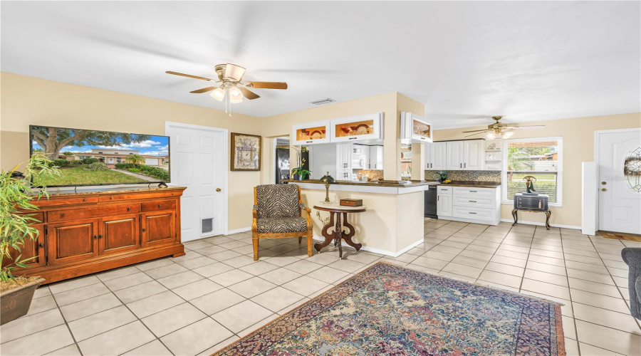 Seminole, Florida 33772, 4 Bedroom Bedrooms, ,3 Bathroombathrooms,Residential,For Sale,Ridge,0,Mfrtb8542098