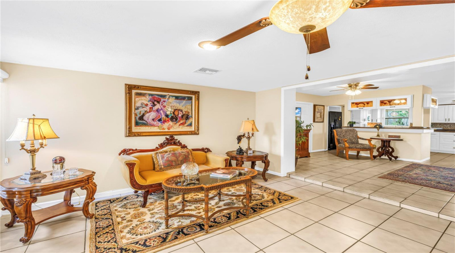 Seminole, Florida 33772, 4 Bedroom Bedrooms, ,3 Bathroombathrooms,Residential,For Sale,Ridge,0,Mfrtb8542098