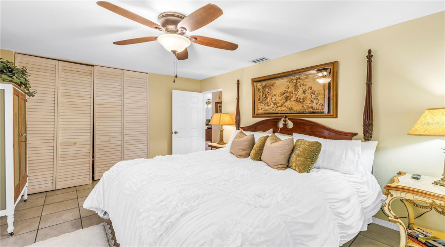 Seminole, Florida 33772, 4 Bedroom Bedrooms, ,3 Bathroombathrooms,Residential,For Sale,Ridge,0,Mfrtb8542098