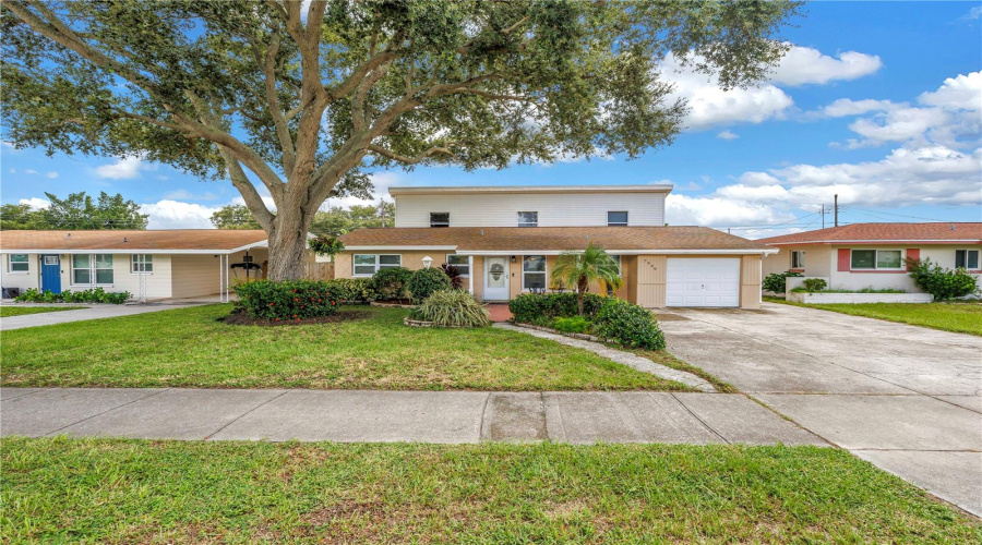 Seminole, Florida 33772, 4 Bedroom Bedrooms, ,3 Bathroombathrooms,Residential,For Sale,Ridge,0,Mfrtb8542098