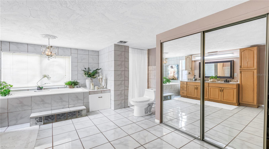 Seminole, Florida 33772, 4 Bedroom Bedrooms, ,3 Bathroombathrooms,Residential,For Sale,Ridge,0,Mfrtb8542098