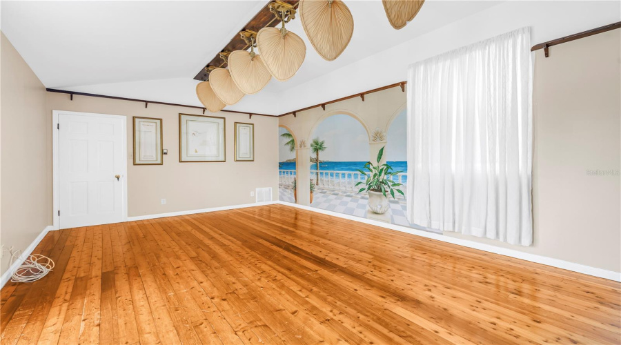 Seminole, Florida 33772, 4 Bedroom Bedrooms, ,3 Bathroombathrooms,Residential,For Sale,Ridge,0,Mfrtb8542098