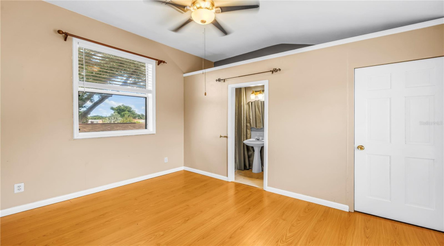 Seminole, Florida 33772, 4 Bedroom Bedrooms, ,3 Bathroombathrooms,Residential,For Sale,Ridge,0,Mfrtb8542098
