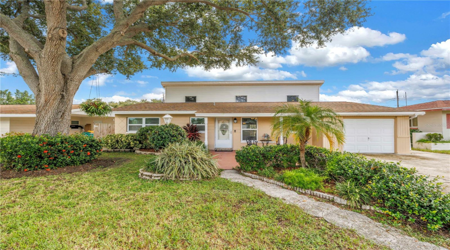 Seminole, Florida 33772, 4 Bedroom Bedrooms, ,3 Bathroombathrooms,Residential,For Sale,Ridge,0,Mfrtb8542098