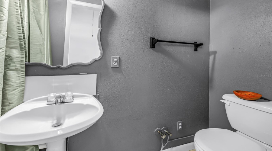 Seminole, Florida 33772, 4 Bedroom Bedrooms, ,3 Bathroombathrooms,Residential,For Sale,Ridge,0,Mfrtb8542098
