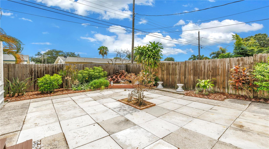 Seminole, Florida 33772, 4 Bedroom Bedrooms, ,3 Bathroombathrooms,Residential,For Sale,Ridge,0,Mfrtb8542098