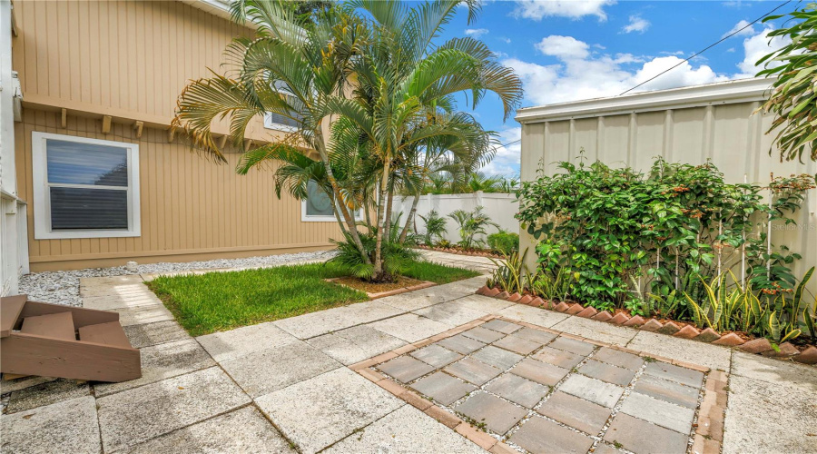 Seminole, Florida 33772, 4 Bedroom Bedrooms, ,3 Bathroombathrooms,Residential,For Sale,Ridge,0,Mfrtb8542098