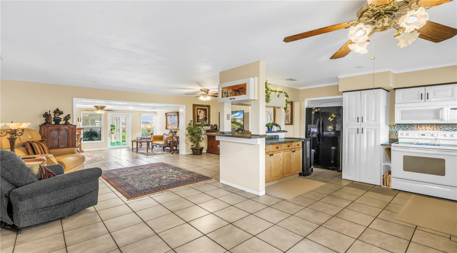 Seminole, Florida 33772, 4 Bedroom Bedrooms, ,3 Bathroombathrooms,Residential,For Sale,Ridge,0,Mfrtb8542098