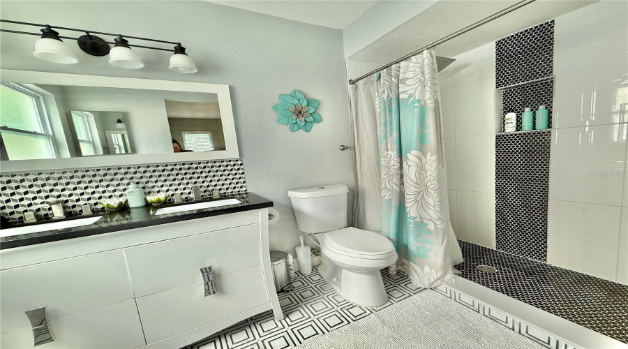 Clearwater, Florida 33756, 3 Bedroom Bedrooms, ,2 Bathroombathrooms,Residential,For Sale,Lotus,0,Mfrtb8535190
