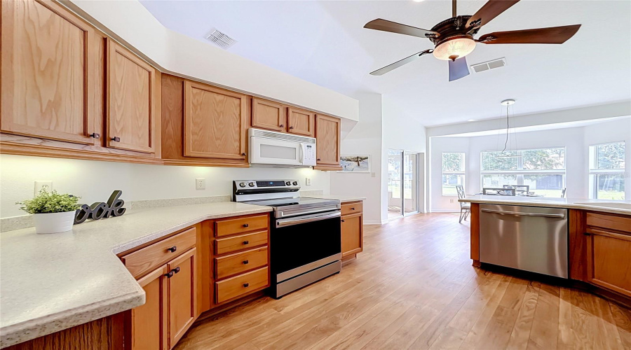 Leesburg, Florida 34748, 3 Bedroom Bedrooms, ,2 Bathroombathrooms,Residential,For Sale,Peekskill,0,Mfrg5115456