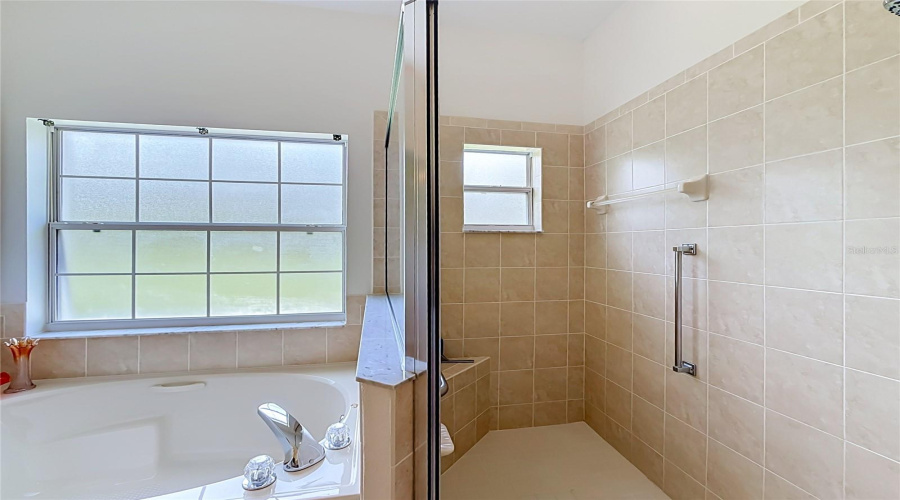 Leesburg, Florida 34748, 3 Bedroom Bedrooms, ,2 Bathroombathrooms,Residential,For Sale,Peekskill,0,Mfrg5115456