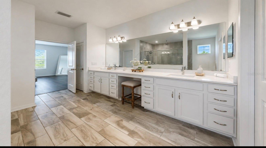 Palmetto, Florida 34221, 5 Bedroom Bedrooms, ,4 Bathroombathrooms,Residential,For Sale,Gavella,0,Mfrtb8514479