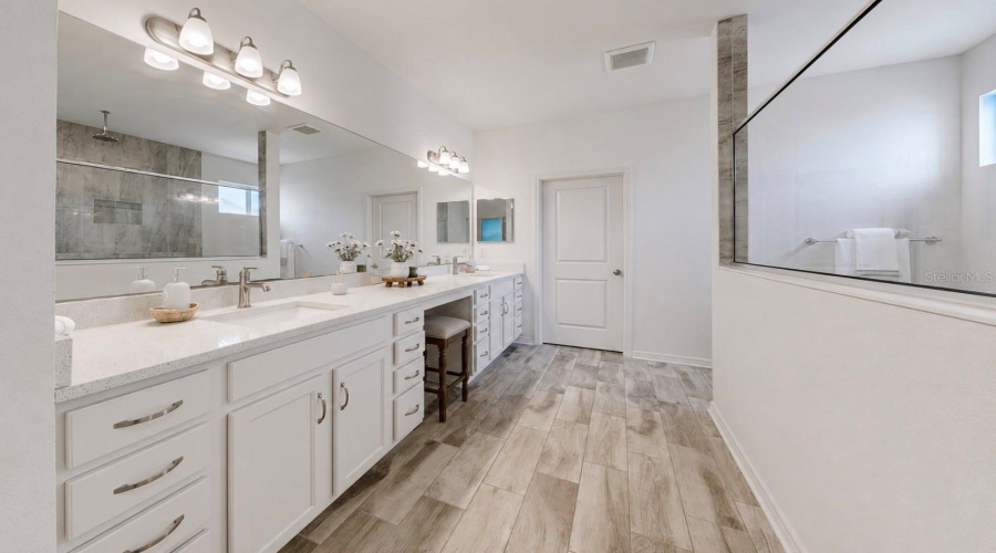 Palmetto, Florida 34221, 5 Bedroom Bedrooms, ,4 Bathroombathrooms,Residential,For Sale,Gavella,0,Mfrtb8514479