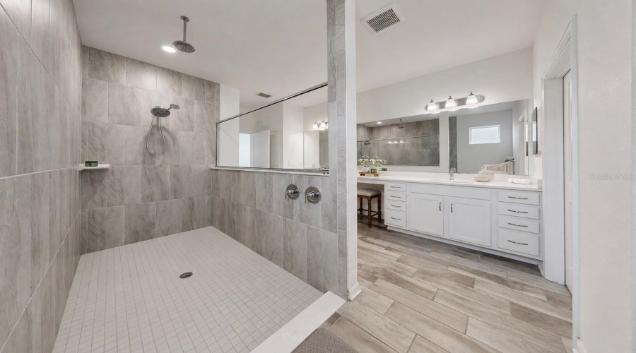 Palmetto, Florida 34221, 5 Bedroom Bedrooms, ,4 Bathroombathrooms,Residential,For Sale,Gavella,0,Mfrtb8514479