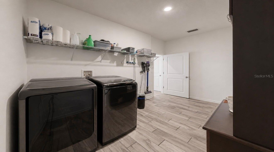 Palmetto, Florida 34221, 5 Bedroom Bedrooms, ,4 Bathroombathrooms,Residential,For Sale,Gavella,0,Mfrtb8514479