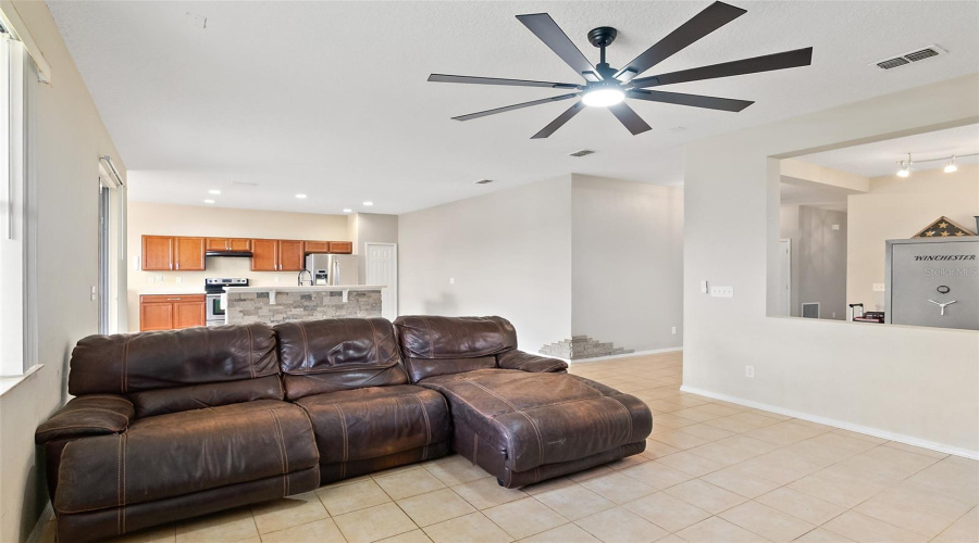 Daytona Beach, Florida 32124, 3 Bedroom Bedrooms, ,2 Bathroombathrooms,Residential,For Sale,Mulberry Branch,0,Mfrfc319746