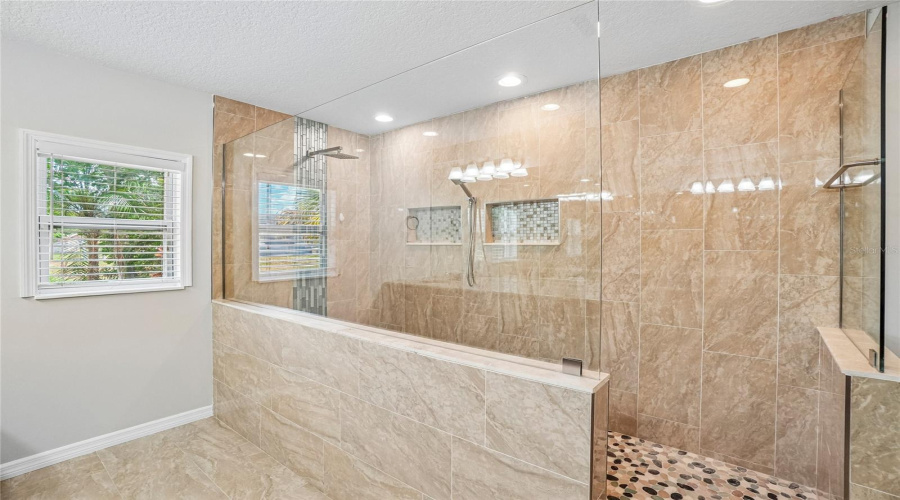 New Port Richey, Florida 34652, 5 Bedroom Bedrooms, ,3 Bathroombathrooms,Residential,For Sale,Executive,0,Mfro6399373