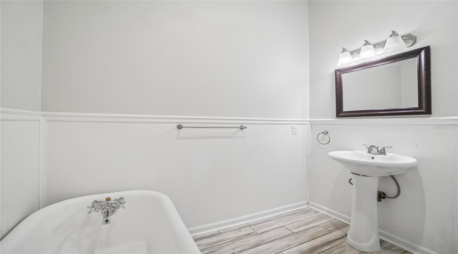 New Port Richey, Florida 34652, 5 Bedroom Bedrooms, ,3 Bathroombathrooms,Residential,For Sale,Executive,0,Mfro6399373