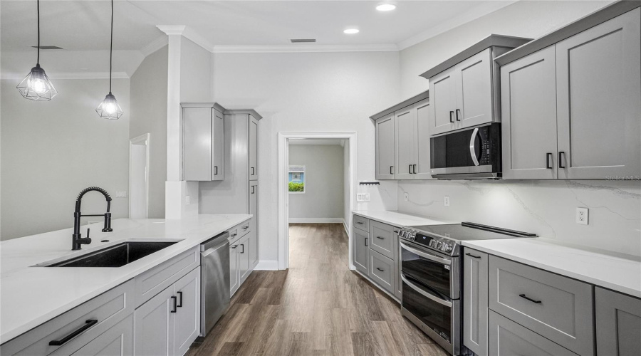 New Port Richey, Florida 34652, 5 Bedroom Bedrooms, ,3 Bathroombathrooms,Residential,For Sale,Executive,0,Mfro6399373
