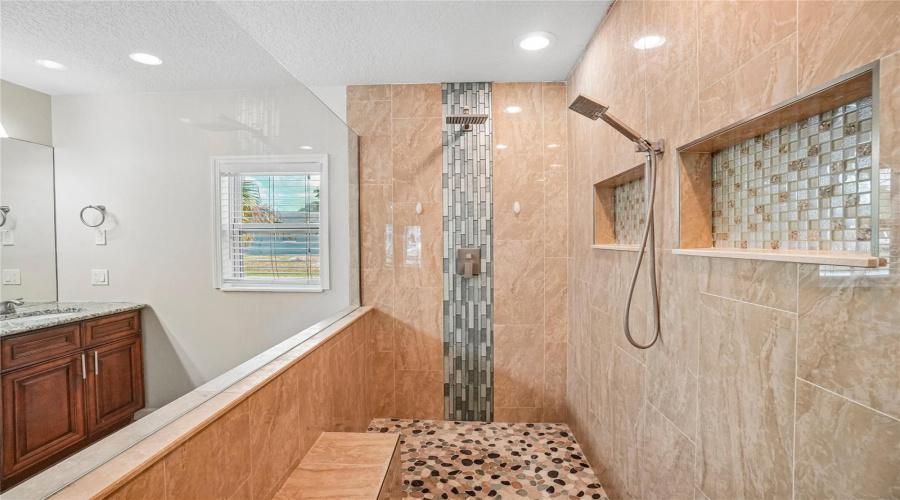 New Port Richey, Florida 34652, 5 Bedroom Bedrooms, ,3 Bathroombathrooms,Residential,For Sale,Executive,0,Mfro6399373