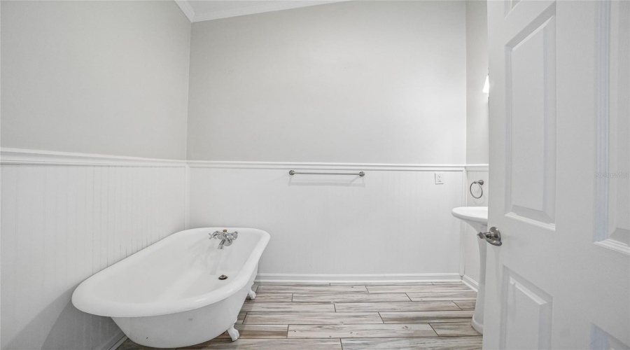 New Port Richey, Florida 34652, 5 Bedroom Bedrooms, ,3 Bathroombathrooms,Residential,For Sale,Executive,0,Mfro6399373