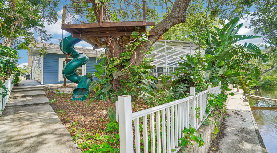 New Port Richey, Florida 34652, 5 Bedroom Bedrooms, ,3 Bathroombathrooms,Residential,For Sale,Executive,0,Mfro6399373