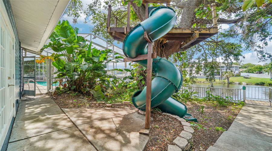 New Port Richey, Florida 34652, 5 Bedroom Bedrooms, ,3 Bathroombathrooms,Residential,For Sale,Executive,0,Mfro6399373