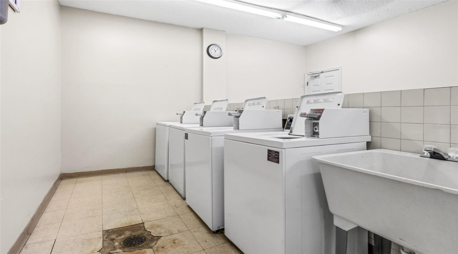 Clearwater, Florida 33764, 1 Bedroom Bedrooms, ,1 Bathroombathrooms,Residential,For Sale,Bay,0,Mfrtb8480752