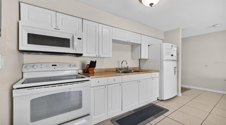Clearwater, Florida 33764, 1 Bedroom Bedrooms, ,1 Bathroombathrooms,Residential,For Sale,Bay,0,Mfrtb8480752