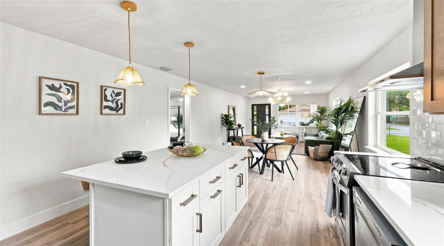 Tampa, Florida 33610, 3 Bedroom Bedrooms, ,1 Bathroombathrooms,Residential,For Sale,Hanna,0,Mfrtb8541195