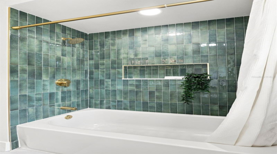 Tampa, Florida 33610, 3 Bedroom Bedrooms, ,1 Bathroombathrooms,Residential,For Sale,Hanna,0,Mfrtb8541195