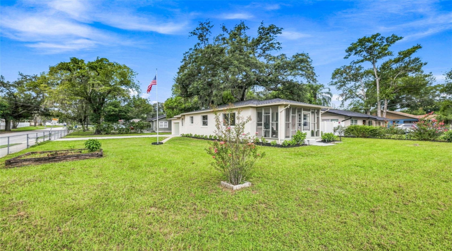 Tampa, Florida 33610, 3 Bedroom Bedrooms, ,1 Bathroombathrooms,Residential,For Sale,Hanna,0,Mfrtb8541195