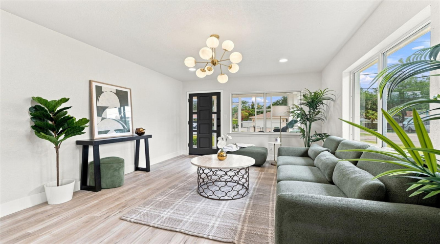 Tampa, Florida 33610, 3 Bedroom Bedrooms, ,1 Bathroombathrooms,Residential,For Sale,Hanna,0,Mfrtb8541195