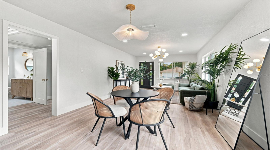 Tampa, Florida 33610, 3 Bedroom Bedrooms, ,1 Bathroombathrooms,Residential,For Sale,Hanna,0,Mfrtb8541195