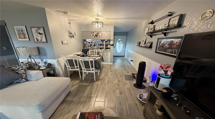 Temple Terrace, Florida 33637, 2 Bedroom Bedrooms, ,1 Bathroombathrooms,Residential,For Sale,Pine,0,Mfrtb8441219