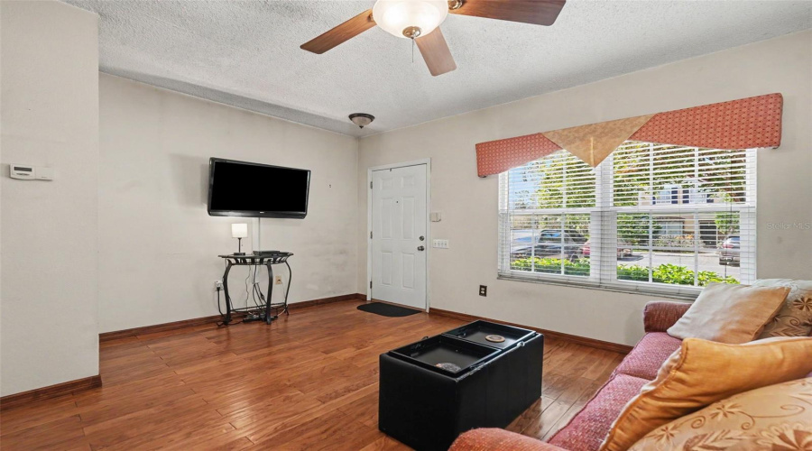 Tampa, Florida 33626, 2 Bedroom Bedrooms, ,1 Bathroombathrooms,Residential,For Sale,Berkeley Square,0,Mfrw7888623