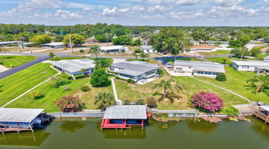 Canal Front Home On The Harris Chain Of Lakes!