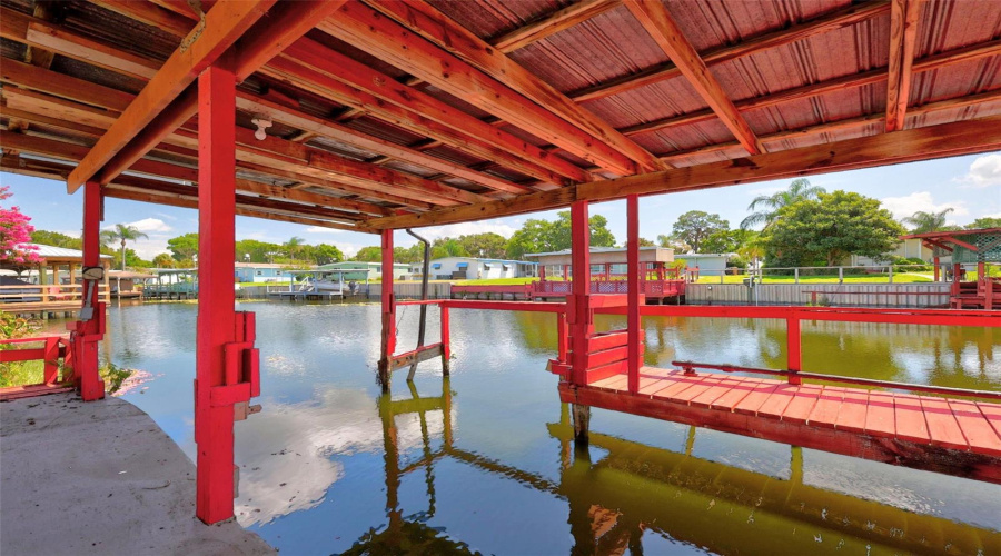 Leesburg, Florida 34788, 2 Bedroom Bedrooms, ,2 Bathroombathrooms,Residential,For Sale,Carl,0,Mfrg5114059