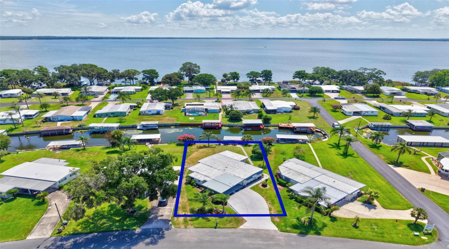 Free Flowing Canal To Lake Eustis