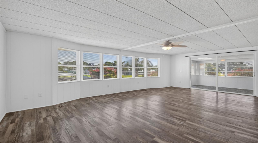 Beautiful Living Room With Great Views!