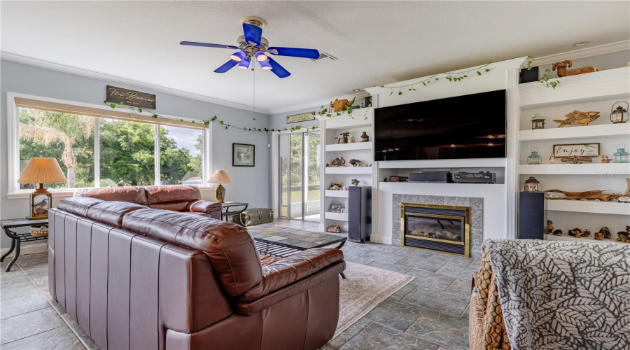 Howey In The Hills, Florida 34737, 4 Bedroom Bedrooms, ,3 Bathroombathrooms,Residential,For Sale,Turkey Lake,0,Mfrg5111478