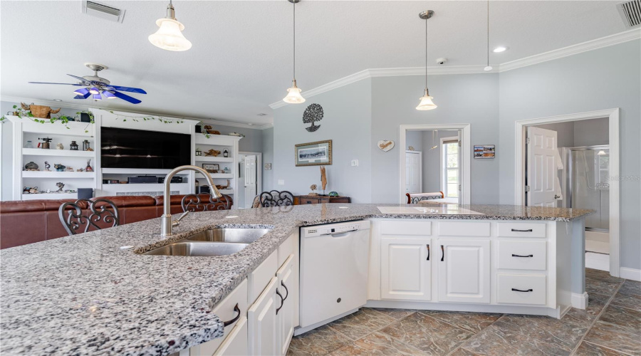 Howey In The Hills, Florida 34737, 4 Bedroom Bedrooms, ,3 Bathroombathrooms,Residential,For Sale,Turkey Lake,0,Mfrg5111478