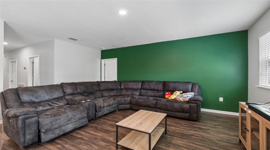 Spring Hill, Florida 34606, 3 Bedroom Bedrooms, ,2 Bathroombathrooms,Residential,For Sale,Mendota,0,Mfrtb8526483