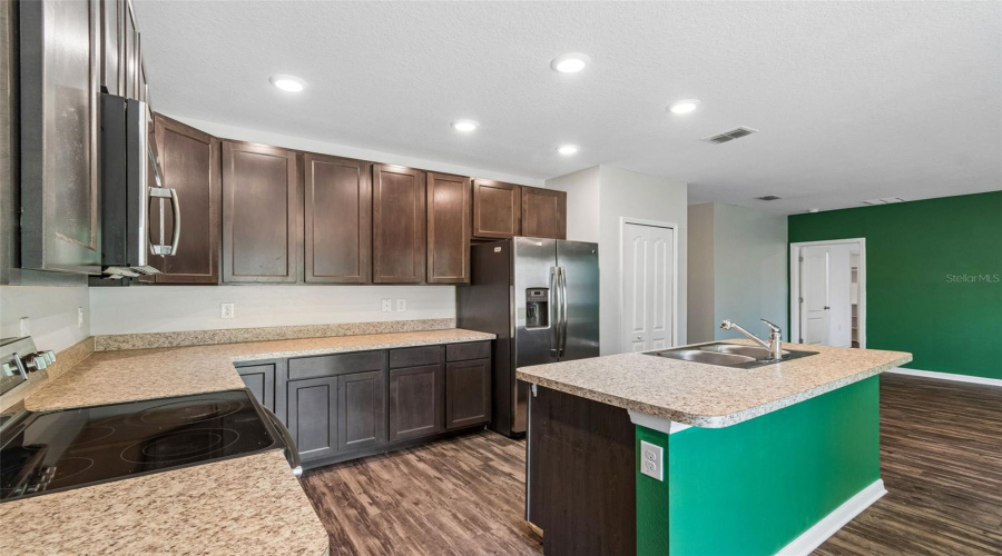 Spring Hill, Florida 34606, 3 Bedroom Bedrooms, ,2 Bathroombathrooms,Residential,For Sale,Mendota,0,Mfrtb8526483