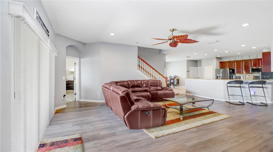 Livingroom/Kitchen Views