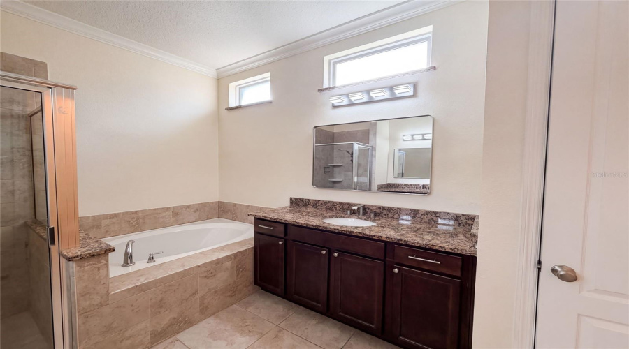 Apopka, Florida 32703, 4 Bedroom Bedrooms, ,3 Bathroombathrooms,Residential,For Sale,Blackthorn,0,Mfro6430516