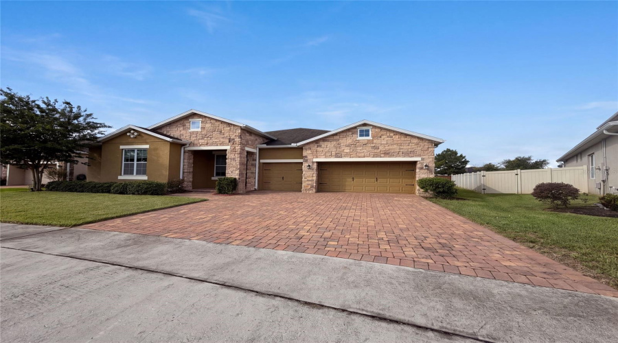 Apopka, Florida 32703, 4 Bedroom Bedrooms, ,3 Bathroombathrooms,Residential,For Sale,Blackthorn,0,Mfro6430516
