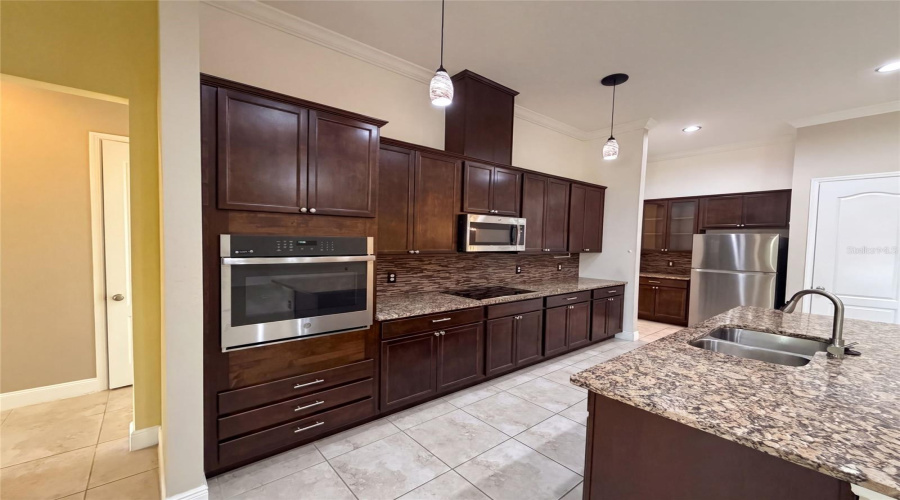 Apopka, Florida 32703, 4 Bedroom Bedrooms, ,3 Bathroombathrooms,Residential,For Sale,Blackthorn,0,Mfro6430516