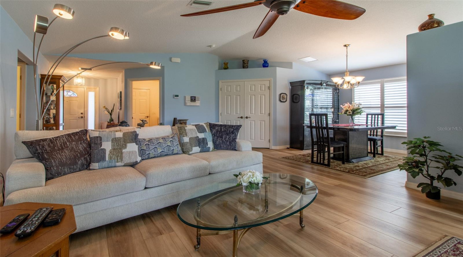Ocala, Florida 34473, 2 Bedroom Bedrooms, ,2 Bathroombathrooms,Residential,For Sale,156Th,0,Mfrom720348